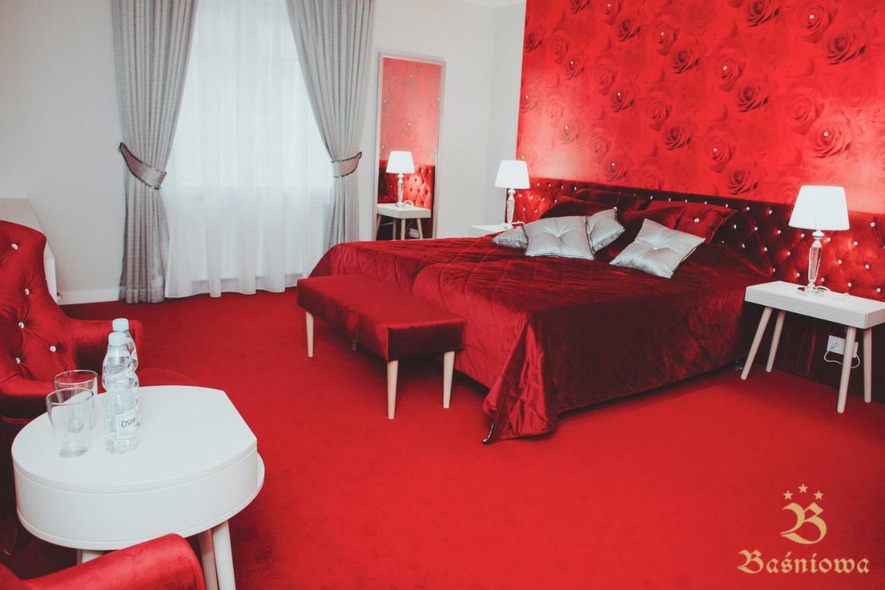 Basniowa Hotel Wyszkow Exterior photo